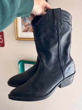 Steve Madden/Laredo Leather Vintage Style Cowboy Boots